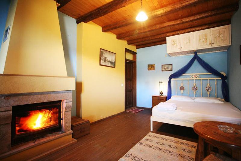 To Xani Hotel Palaios Panteleimonas Bilik gambar